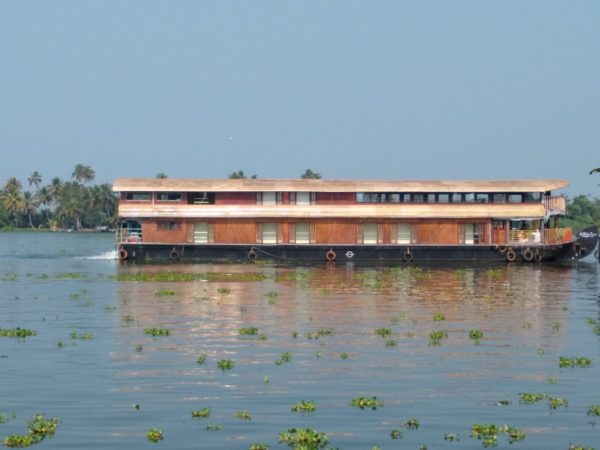 9 bedroom houseboat in alleppey kerala