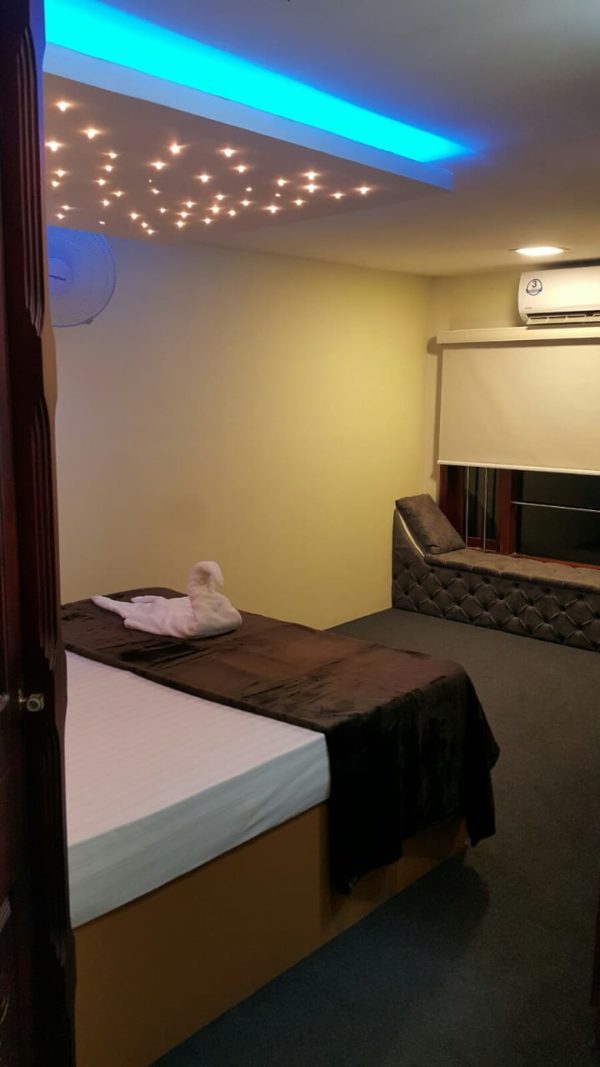 premium room 9 bedroom houseboat alleppey