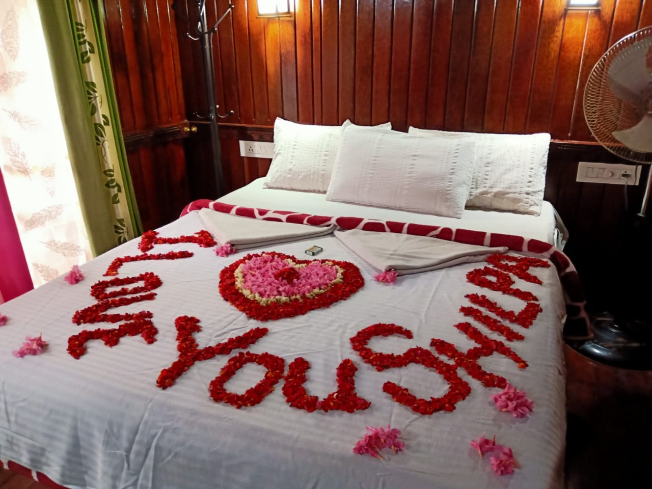 Honeymoon bed decoration with swan towel with rose flower decoration in  bedroom interior - Vintage..., Stock Photo, Picture And Low Budget Royalty  Free Image. Pic. ESY-033551093 | agefotostock